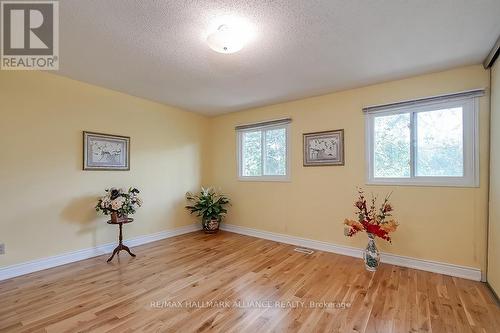 12 - 2004 Glenada Crescent, Oakville, ON - Indoor Photo Showing Other Room