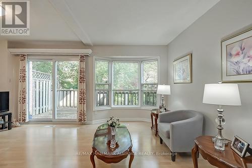 12 - 2004 Glenada Crescent, Oakville, ON - Indoor Photo Showing Living Room