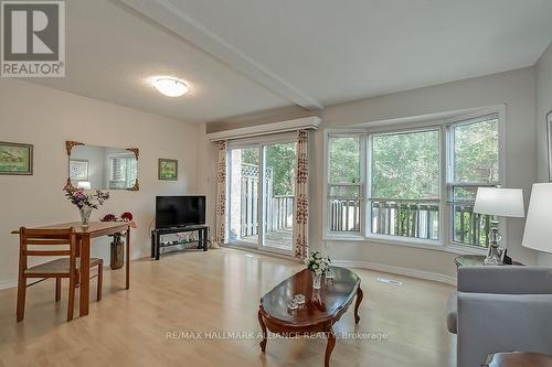 12 - 2004 Glenada Crescent, Oakville, ON - Indoor Photo Showing Living Room