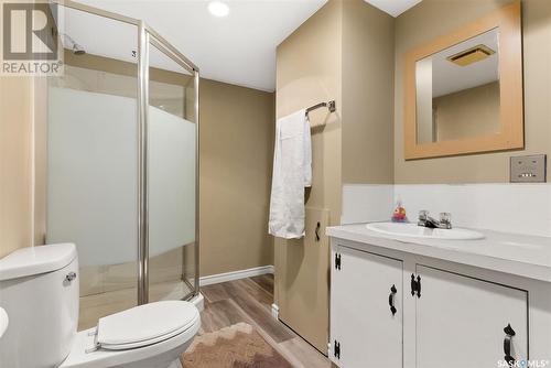 7207 1St Avenue N, Regina, SK - Indoor Photo Showing Bathroom