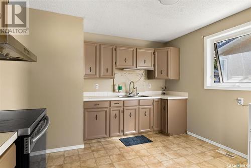 7207 1St Avenue N, Regina, SK - Indoor Photo Showing Kitchen