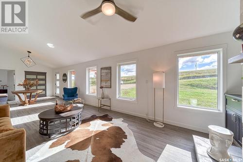 River'S Edge Acreage, Moose Jaw Rm No. 161, SK - Indoor Photo Showing Living Room