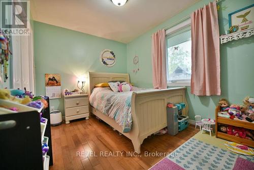 98 Roblin Street, Timmins (Beaurivage), ON - Indoor Photo Showing Bedroom