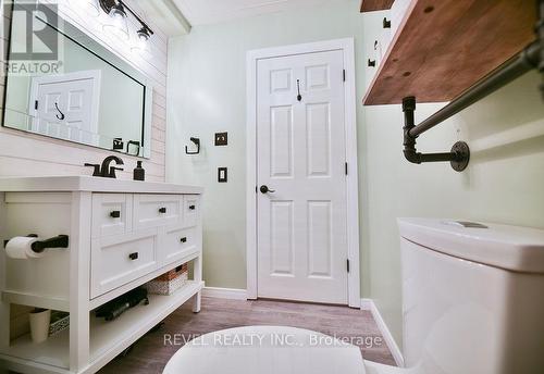 98 Roblin Street, Timmins (Beaurivage), ON - Indoor Photo Showing Bathroom