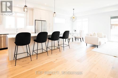 19 Oakley Drive, Niagara-On-The-Lake, ON - Indoor Photo Showing Kitchen