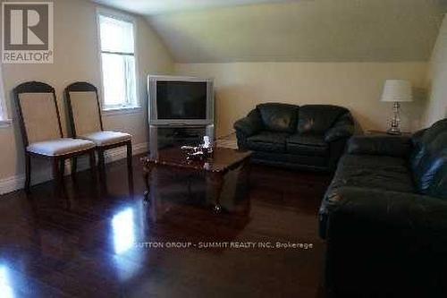 12 Ontario Street, Mississauga, ON - Indoor Photo Showing Living Room