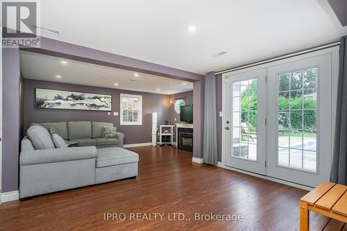 23 Ferndale Crescent, Brampton, ON - Indoor Photo Showing Living Room