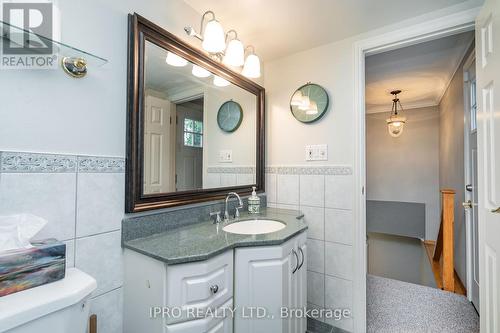 23 Ferndale Crescent, Brampton, ON - Indoor Photo Showing Bathroom