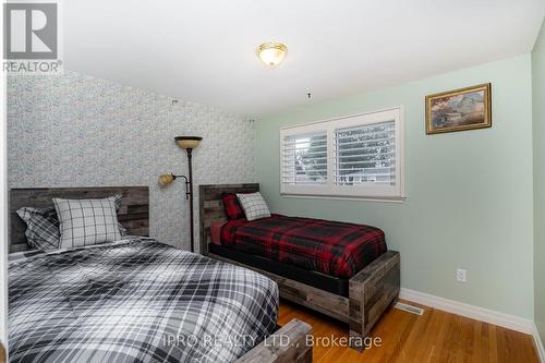 23 Ferndale Crescent, Brampton, ON - Indoor Photo Showing Bedroom