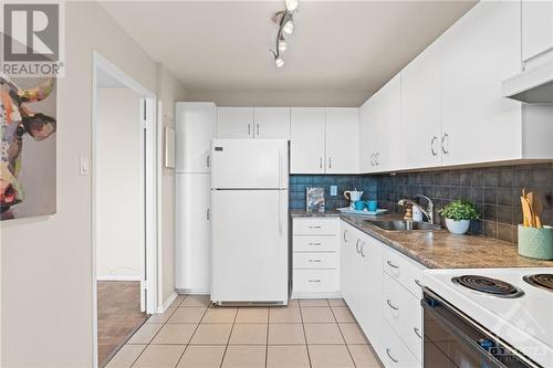 2625 Regina Street Unit#1502, Ottawa, ON - Indoor Photo Showing Kitchen