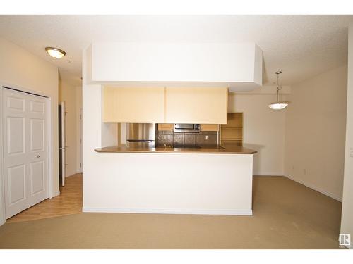 #303 5280 Terwillegar Bv Nw, Edmonton, AB - Indoor Photo Showing Kitchen