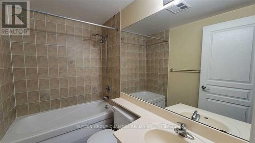 1605 - 3939 Duke Of York Boulevard, Mississauga, ON - Indoor Photo Showing Bathroom