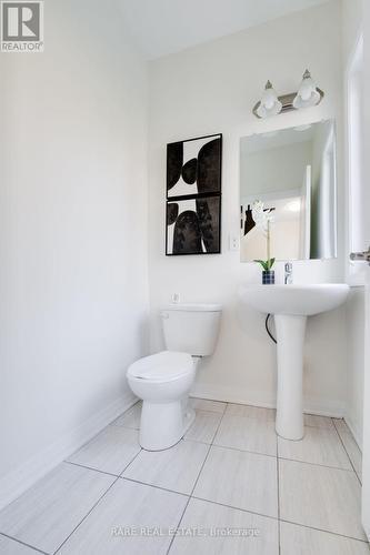 256 London Lane, Ajax, ON - Indoor Photo Showing Bathroom