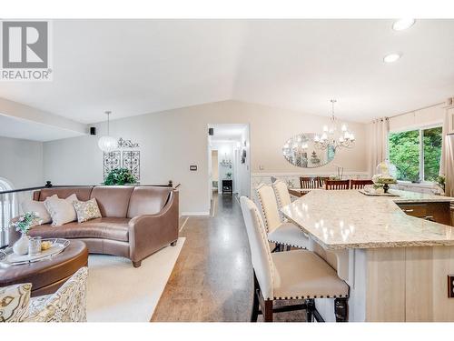 5913 Bluebird Road, Taghum, BC - Indoor Photo Showing Living Room