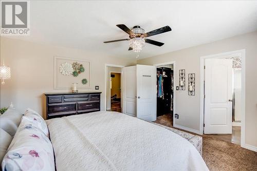 5913 Bluebird Road, Taghum, BC - Indoor Photo Showing Bedroom