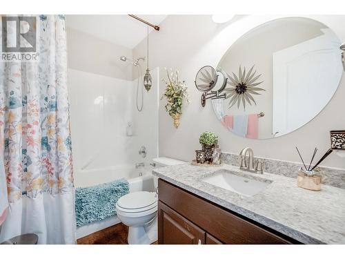 5913 Bluebird Road, Taghum, BC - Indoor Photo Showing Bathroom