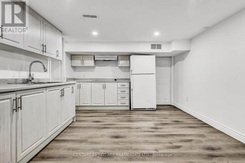 9 Cook Avenue, Innisfil, ON - Indoor Photo Showing Kitchen