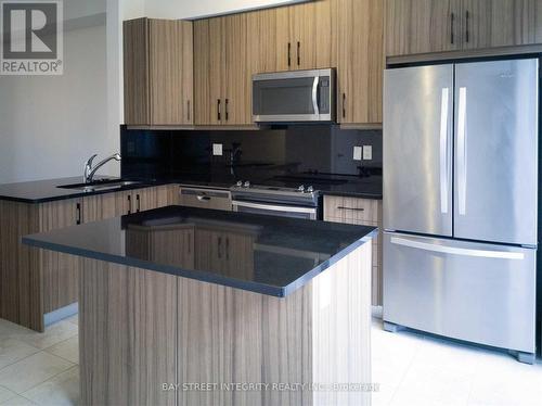 3 - 2160 Trafalgar Road, Oakville, ON - Indoor Photo Showing Kitchen With Double Sink