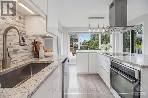 6074 Meadowglen Drive, Ottawa, ON - Indoor Photo Showing Kitchen With Upgraded Kitchen