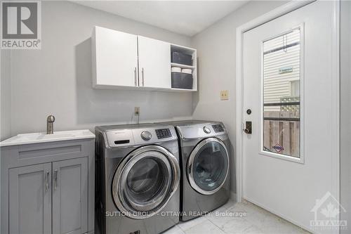 6074 Meadowglen Drive, Ottawa, ON - Indoor Photo Showing Laundry Room