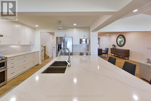 6 Thicketwood Place, Ramara, ON - Indoor Photo Showing Kitchen With Double Sink With Upgraded Kitchen