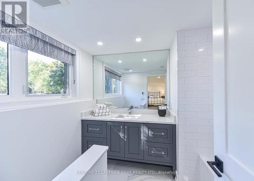 6 Thicketwood Place, Ramara, ON - Indoor Photo Showing Bathroom