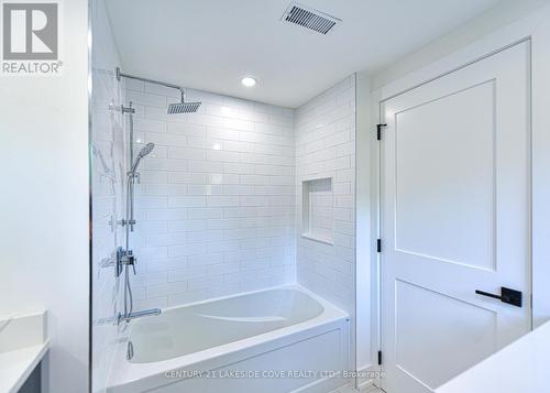 6 Thicketwood Place, Ramara, ON - Indoor Photo Showing Bathroom