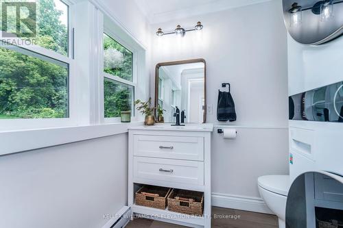 352 Third Street, Midland, ON - Indoor Photo Showing Bathroom