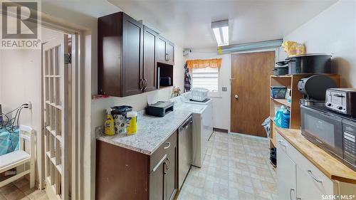 1425 Mcintosh Street, Regina, SK - Indoor Photo Showing Kitchen