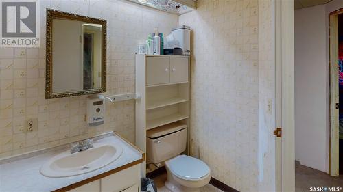 1425 Mcintosh Street, Regina, SK - Indoor Photo Showing Bathroom