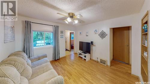 1425 Mcintosh Street, Regina, SK - Indoor