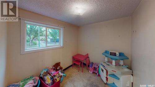 1425 Mcintosh Street, Regina, SK - Indoor