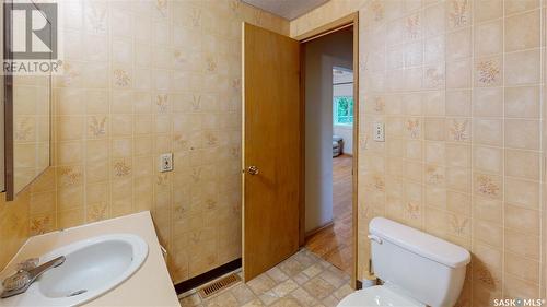 1425 Mcintosh Street, Regina, SK - Indoor Photo Showing Bathroom