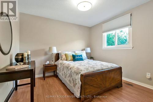 2746 Constable Road, Mississauga, ON - Indoor Photo Showing Bedroom