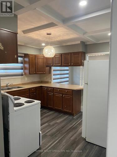 8755 Tremaine Road, Halton Hills, ON - Indoor Photo Showing Kitchen