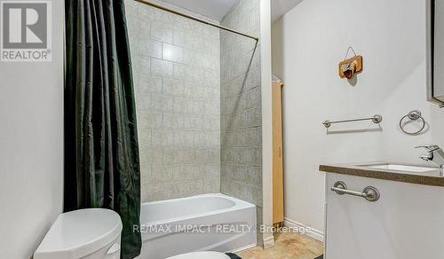 137 Elgin Street E, Oshawa, ON - Indoor Photo Showing Bathroom