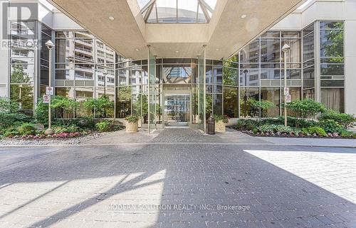 915 - 3880 Duke Of York Boulevard, Mississauga, ON - Outdoor