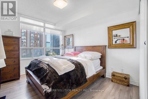 915 - 3880 Duke Of York Boulevard, Mississauga, ON - Indoor Photo Showing Bedroom