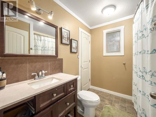 8032 Princeton Crescent, Prince George, BC - Indoor Photo Showing Bathroom