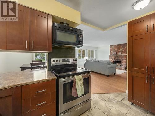 8032 Princeton Crescent, Prince George, BC - Indoor Photo Showing Kitchen