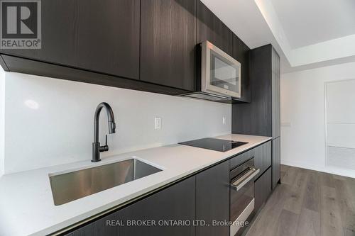 4005 - 327 King Street W, Toronto, ON - Indoor Photo Showing Kitchen