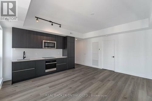 4005 - 327 King Street W, Toronto, ON - Indoor Photo Showing Kitchen