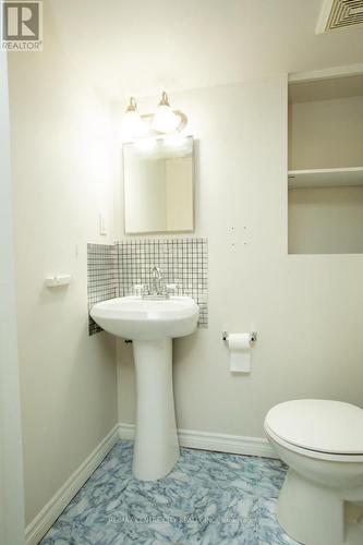 1644 Mardell Street, London, ON - Indoor Photo Showing Bathroom