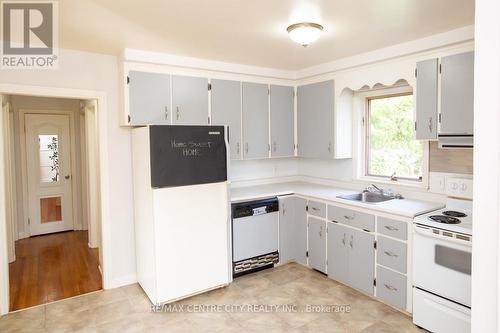 1644 Mardell Street, London, ON - Indoor Photo Showing Kitchen