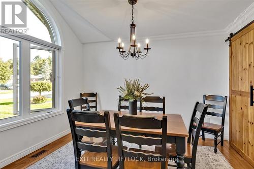 7 Hillview Drive, Kawartha Lakes (Bobcaygeon), ON - Indoor Photo Showing Dining Room