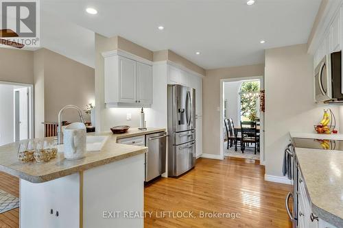 7 Hillview Drive, Kawartha Lakes (Bobcaygeon), ON - Indoor Photo Showing Kitchen