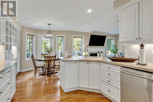 7 Hillview Drive, Kawartha Lakes (Bobcaygeon), ON - Indoor Photo Showing Kitchen