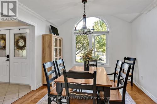 7 Hillview Drive, Kawartha Lakes (Bobcaygeon), ON - Indoor Photo Showing Dining Room