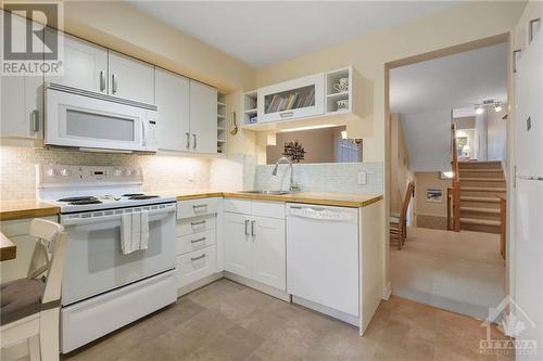 kitchen to dining rm - 130 Hawthorne Avenue Unit#A, Ottawa, ON - Indoor Photo Showing Kitchen