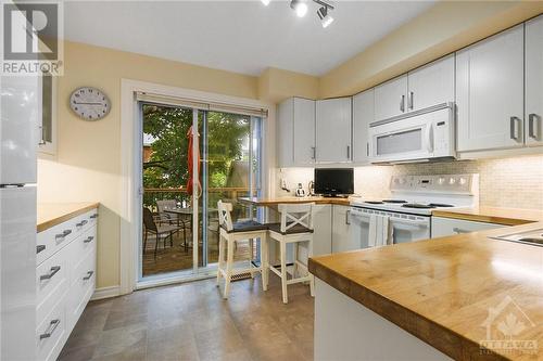 kitchen - 130 Hawthorne Avenue Unit#A, Ottawa, ON - Indoor Photo Showing Kitchen